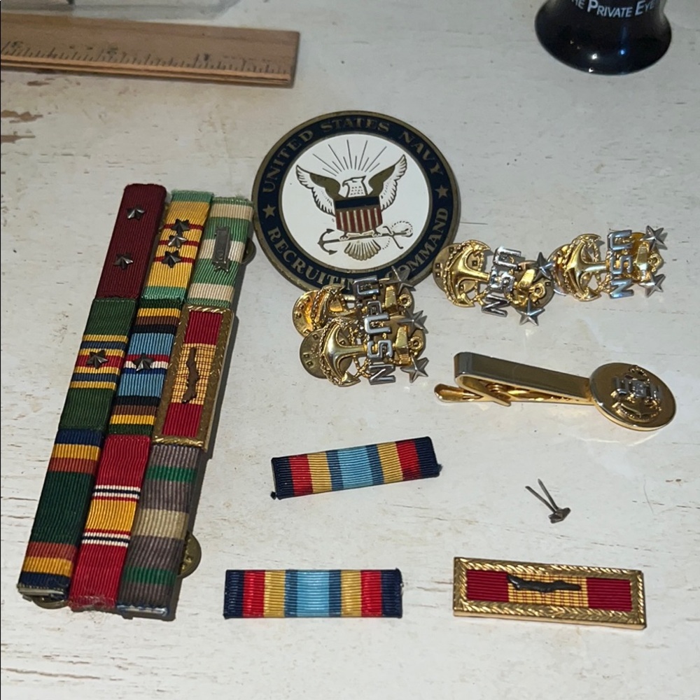 USN Navy & Vietnam badges pins tie clip more